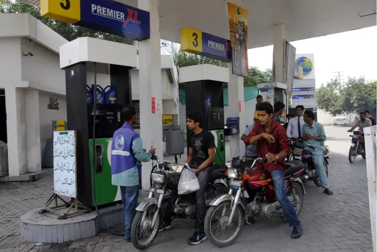 पाकिस्तान पेट्रोलियम डीलर्स एसोसिएशन का 72 घंटे का अल्टीमेटम, 15 अगस्त से देशव्यापी पेट्रोल पंप बंद की चेतावनी