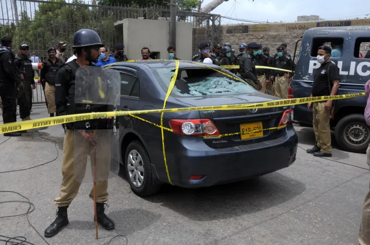 Has a Soldier Been Injured After Gunmen Target Security Forces in Khyber Pakhtunkhwa?