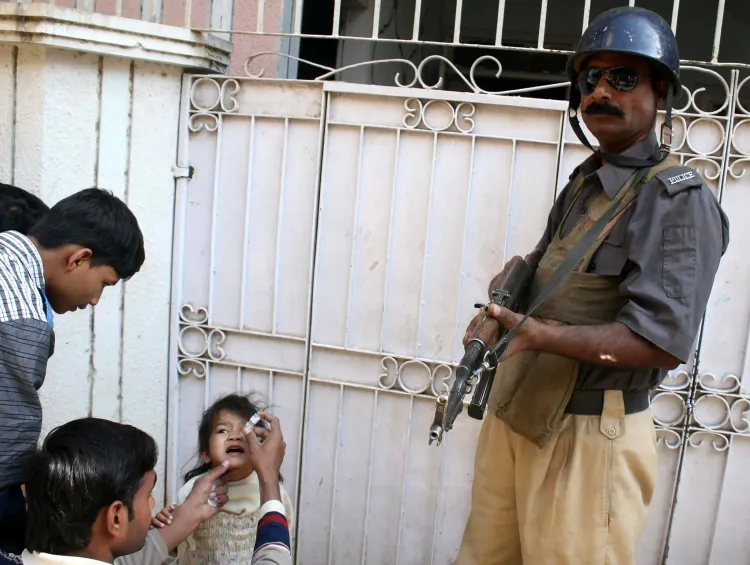Karachi Leads in Polio Vaccine Refusal Rates in Pakistan