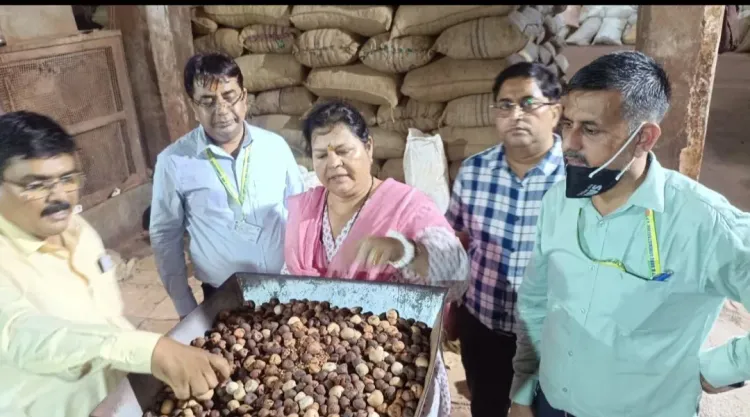 पान मसाला पर FSDA का बड़ा प्रहार: कानपुर-लखनऊ में ₹15.70 करोड़ का संदिग्ध माल जब्त, 7 इकाइयों पर कार्रवाई