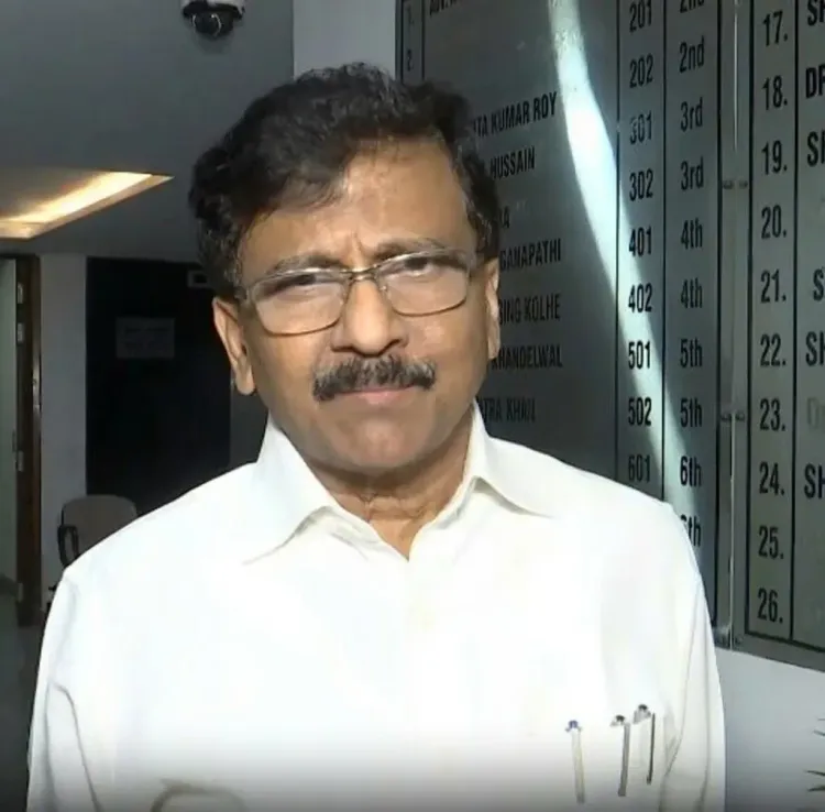 शिवसेना (यूबीटी) में टूट की अफवाहें निराधार, संजय राउत बोले — नौ सांसद पूरी तरह एकजुट
