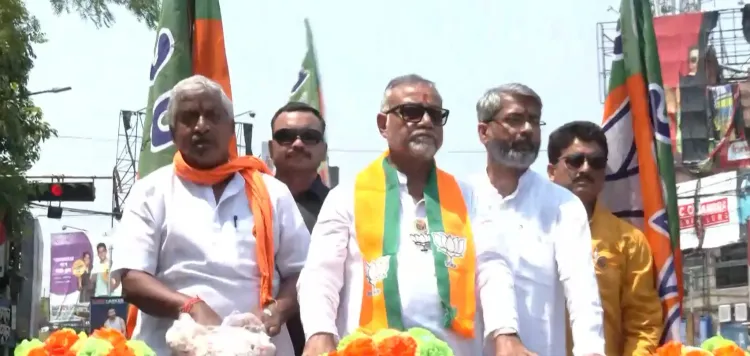 पश्चिम बंगाल चुनाव: तापस रॉय ने भव्य रैली के साथ नामांकन भरा