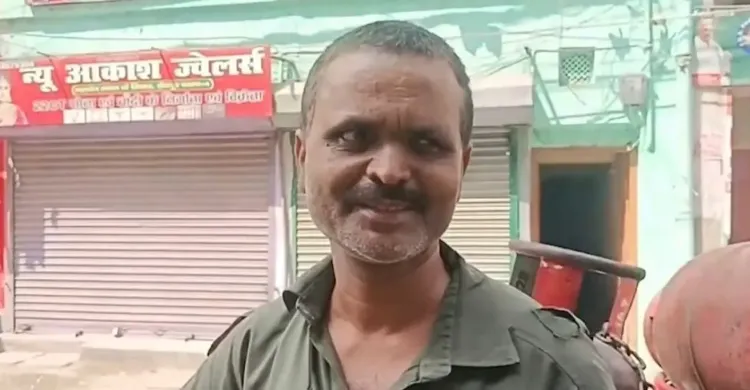 पटना में घर-घर गैस सिलेंडर वितरण, नागरिक बोले- गैस की कोई कमी नहीं