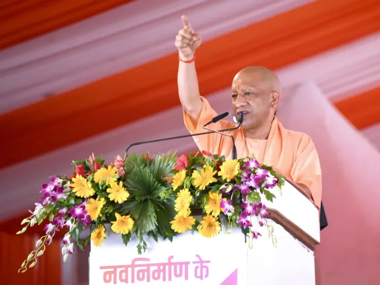 CM योगी का सहारनपुर में तीखा प्रहार: 'पहले पैसा कब्रिस्तान की दीवारों पर, अब ₹2,131 करोड़ की 325 विकास परियोजनाएँ'