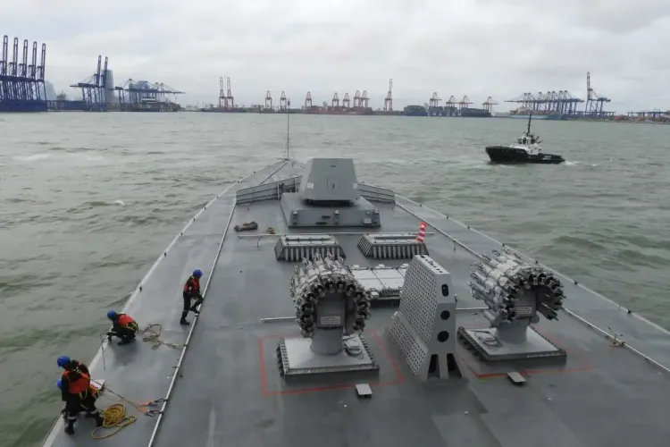 क्या श्रीलंका में पहली विदेशी तैनाती पर आईएनएस विक्रांत और आईएनएस उदयगिरि पहुंचे?