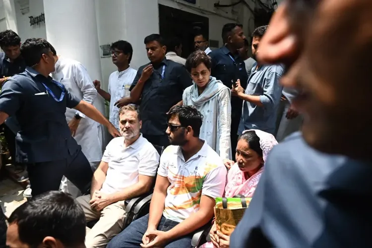 Rahul Gandhi at Parliament Street Police Station over Delhi pellet gun firing
