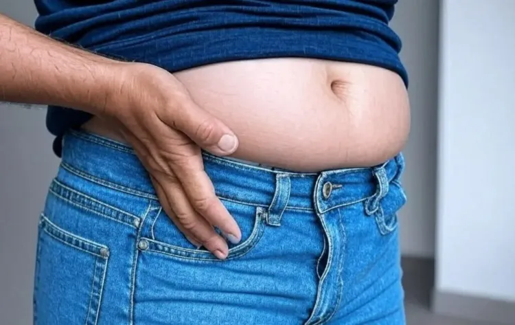 क्या पेट की चर्बी घटाने में कारगर हैं ये 3 योगासन?