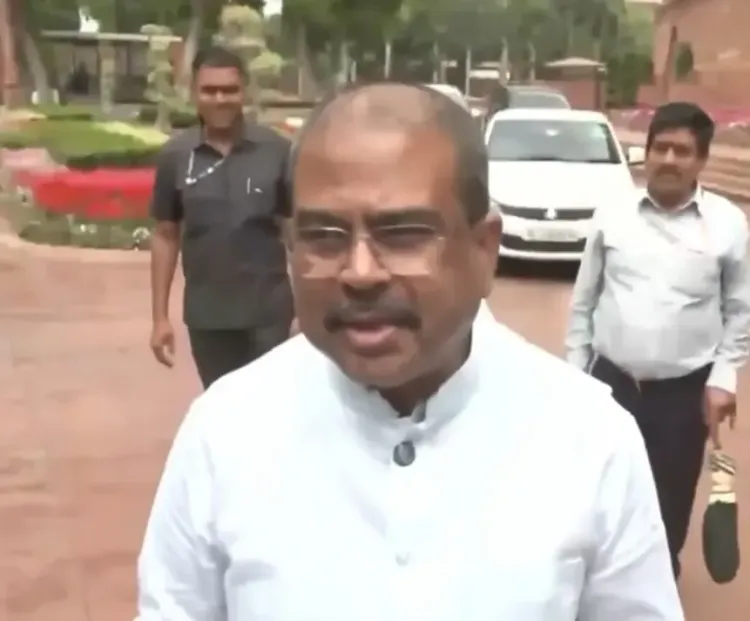 भाजपा सांसदों ने पीएम मोदी को धन्यवाद दिया, पेट्रोल-डीजल पर एक्साइज ड्यूटी में कटौती का स्वागत