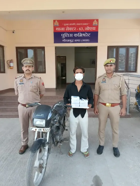 नोएडा में PG-घर चोरी गिरोह का भंडाफोड़: रोहित उर्फ छंगा गिरफ्तार, 4 नाबालिग पकड़े, 10 मोबाइल-MacBook बरामद
