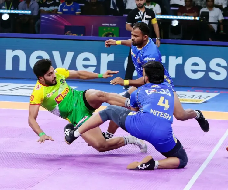 How Did Deshwal's Career-Best 26 Points Lead Thalaivas to Victory Over Pirates?