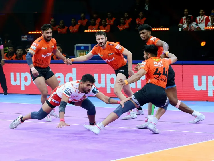 PKL Season 11: Gujarat Giants Triumph Over U Mumba 34-33 in Thrilling Encounter