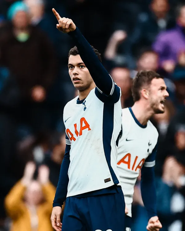 PL: Tottenham Hotspur Frustrated by 1-1 Draw Against 10-Man Fulham