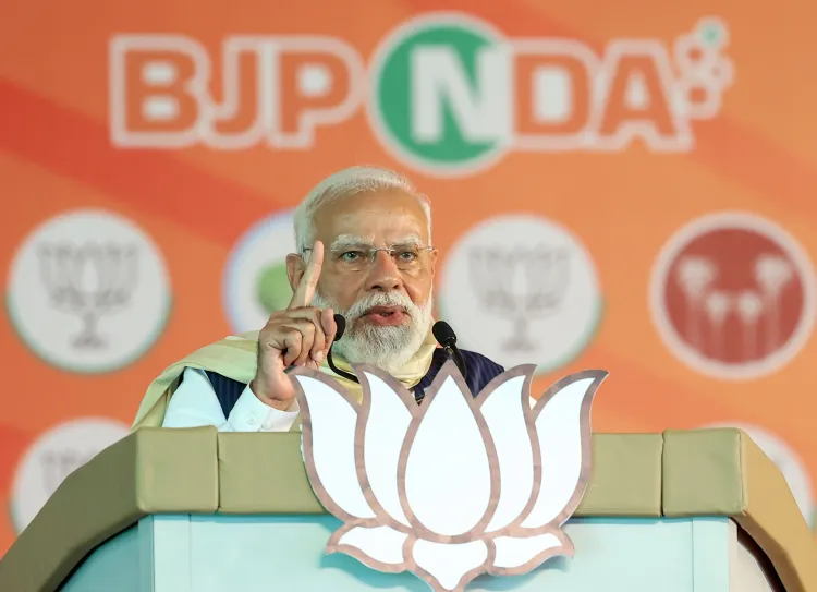 PM Modi Blasts Congress for Misleading Narratives on Films and Policies