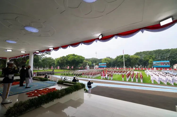 PM Modi Arrives in Jakarta, Welcomed at Istana Merdeka