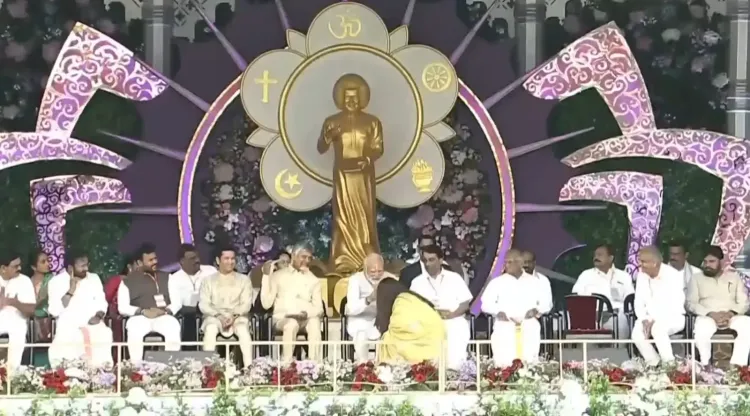 What Did PM Modi Share with Aishwarya Rai Bachchan at Shri Sathya Sai Baba's Centenary Celebration?