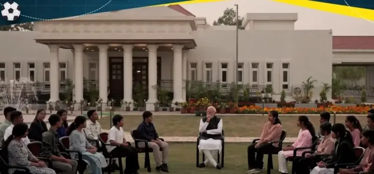 How Does PM Modi Inspire Students with Leadership Wisdom, Culture, and Chhattisgarhi Snacks at Pariksha Pe Charcha?