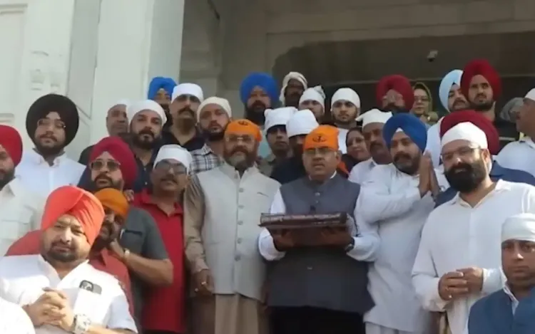 मोदी के 76वें जन्मदिन पर तरुण चुघ ने हरमंदिर साहिब में टेका मत्था, AAP सरकार पर नशे-कानून व्यवस्था को लेकर हमला
