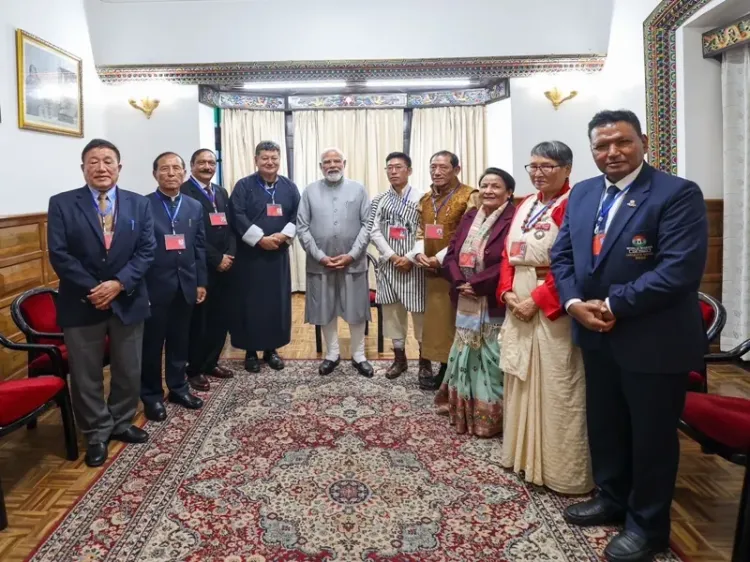 PM Modi Meets Padma Awardees in Gangtok on Sikkim's 50th Anniversary