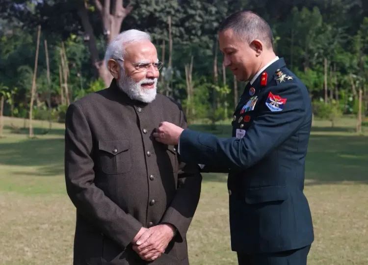 क्या आप पीएम मोदी की अपील पर सशस्त्र सेना झंडा दिवस फंड में योगदान देंगे?