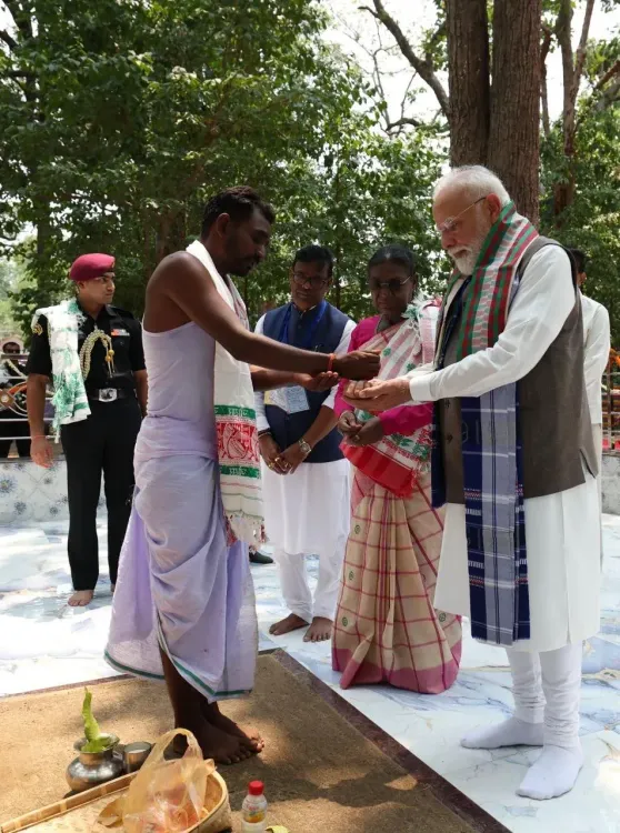 PM Modi Visits Tribal Sacred Groves in Pahadpur with President