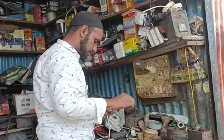 How has the PM SVANidhi scheme helped an MP beneficiary revive his business?