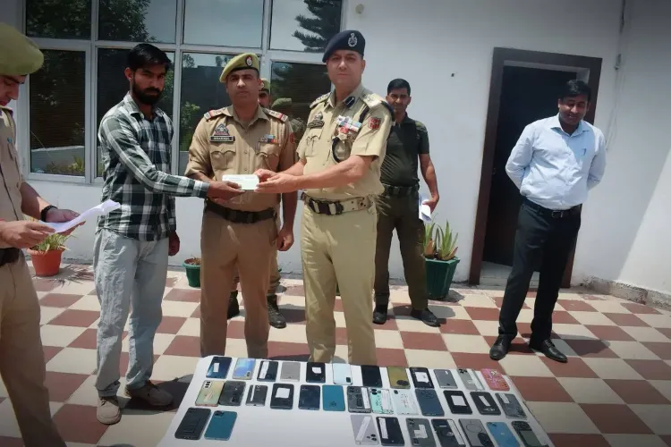 Poonch Police return 50 recovered mobile phones worth ₹8 lakh to owners