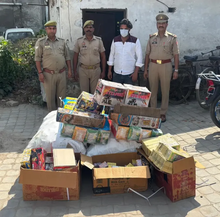 क्या पुलिस ने भारी मात्रा में प्रतिबंधित पटाखों के साथ युवक को गिरफ्तार किया?