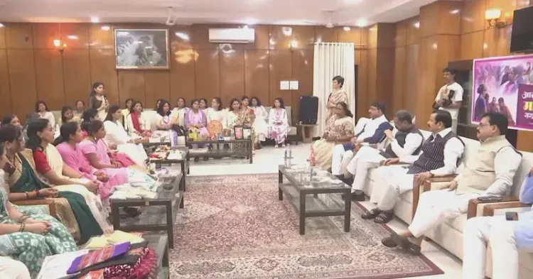 Pradhan Felicitates Atmanirbhar Women in Bhopal