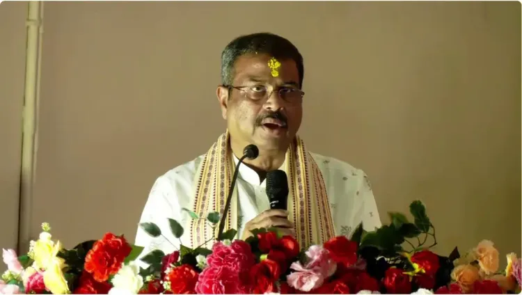 Pradhan Pays Tribute to VHP Leader Ashok Singhal
