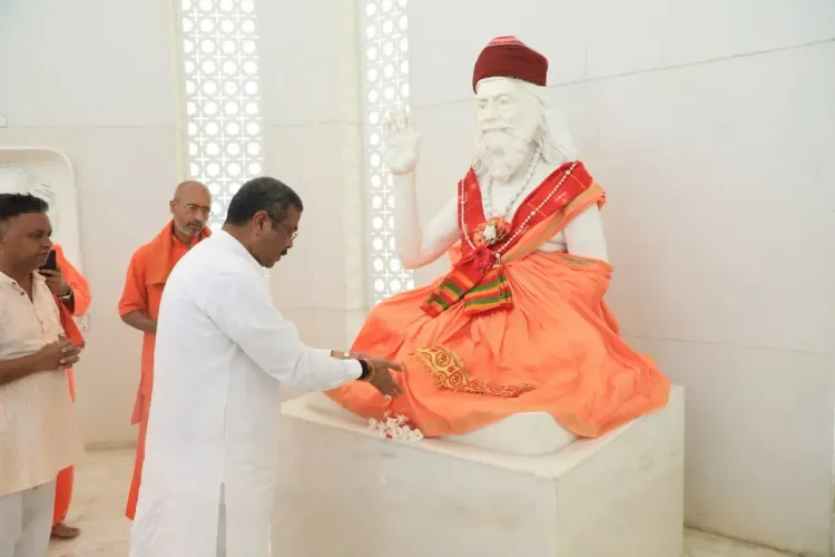 Pradhan visits Puri's Hariharananda Gurukulum on Vijayadashami