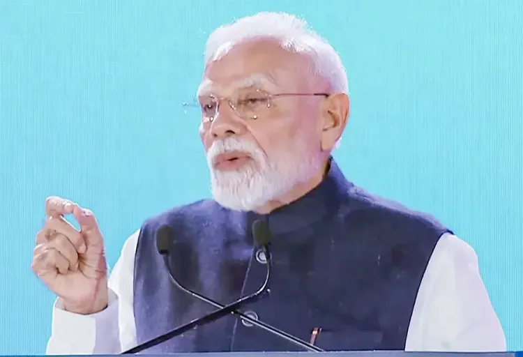 PM मोदी 15 अक्टूबर को लद्दाख को देंगे ₹3,350 करोड़ की पाँच परियोजनाएँ — हवाई अड्डा, सड़क, ऊर्जा और विरासत