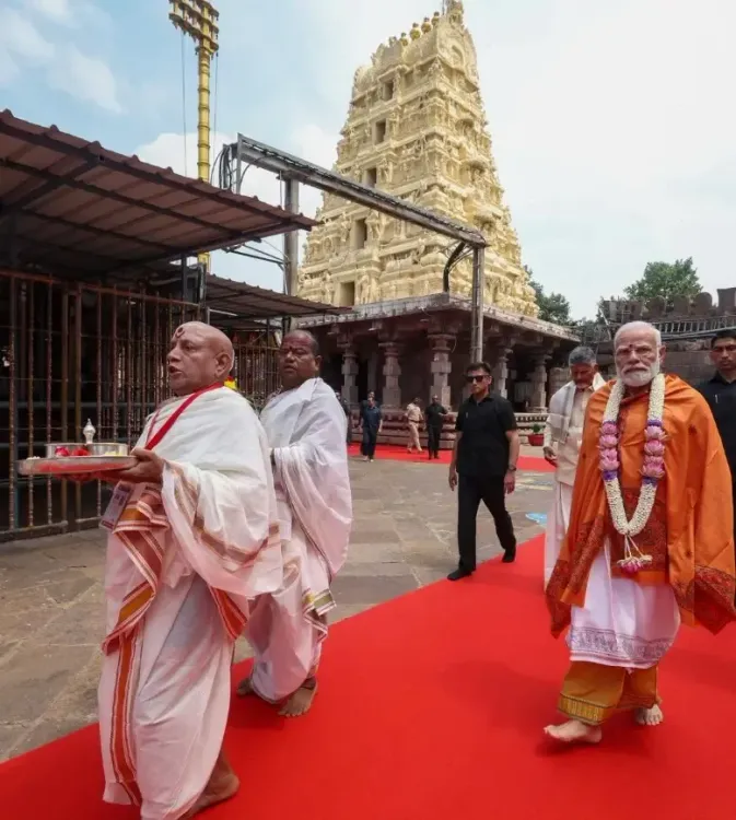 क्या प्रधानमंत्री मोदी ने आंध्र प्रदेश के श्रीशैलम मंदिर में पूजा-अर्चना की?