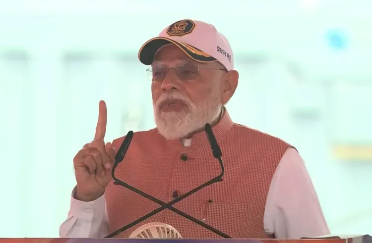 तीन स्वदेशी युद्धपोत नौसेना में शामिल: मोदी ने कोलकाता में आईएनएस दूनागिरी, अग्रय और संशोधक किए कमीशन