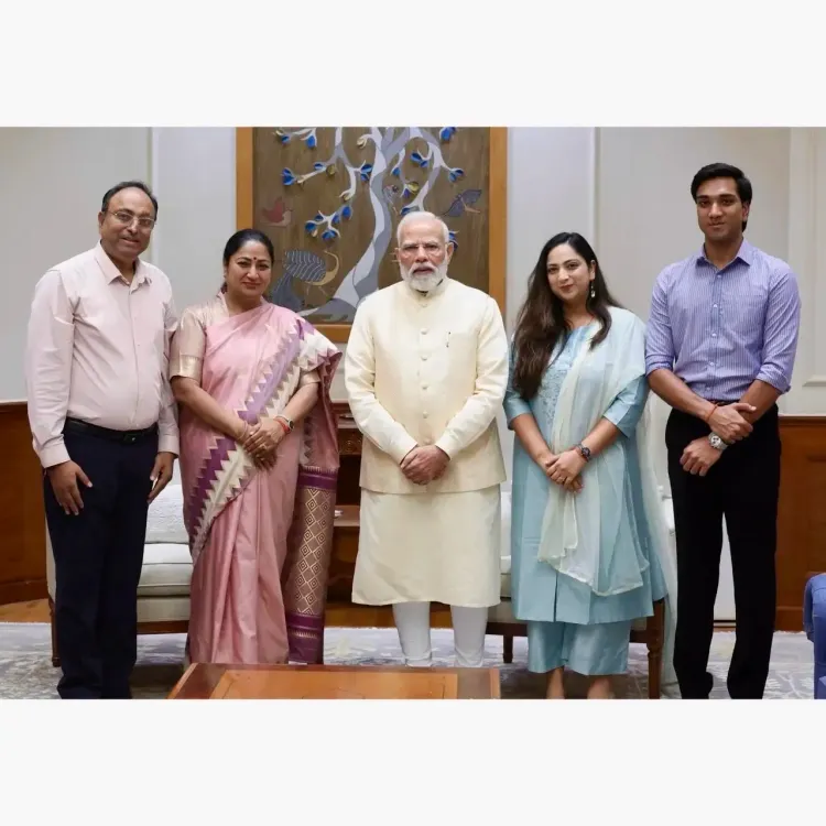 क्या प्रधानमंत्री मोदी से मिलीं सीएम रेखा गुप्ता, आशीर्वाद लिया?