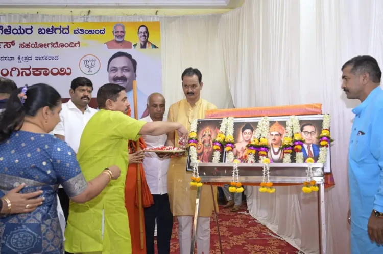 Pralhad Joshi Honours Sanitation Workers, HESCOM Linemen in Hubballi