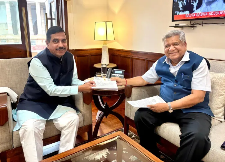 Pralhad Joshi meets ex-CM Jagadish Shettar at Parliament