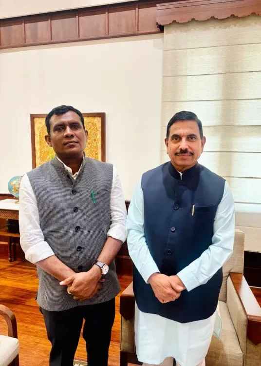 Pralhad Joshi meets Gujarat MoS Dr Jayram Gamit at Parliament