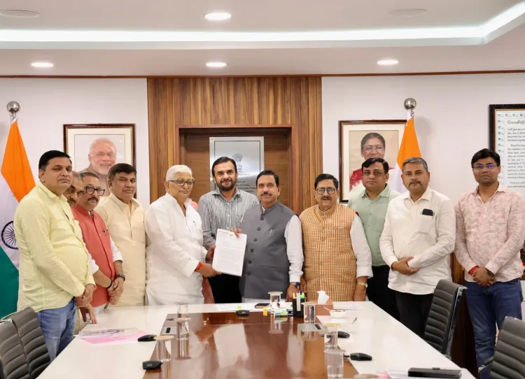 Pralhad Joshi meets NCCF chief on Bihar rice procurement