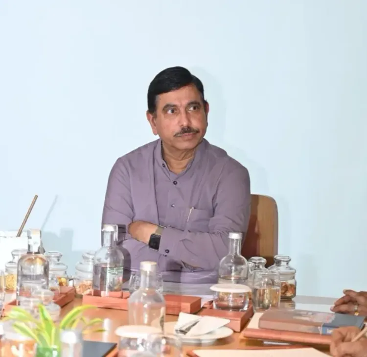Pralhad Joshi Reviews FCI Operations in Bhubaneswar