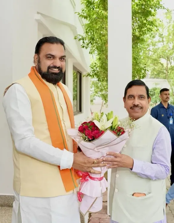 Pralhad Joshi Visits Patna for Bihar Food, Energy Talks
