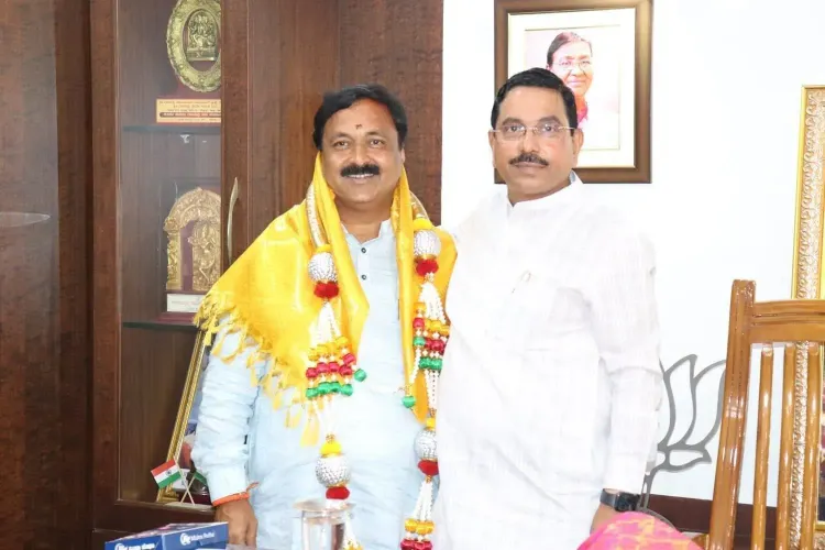 Pralhad Joshi Wishes MLA Mahesh Tenginkai on Birthday
