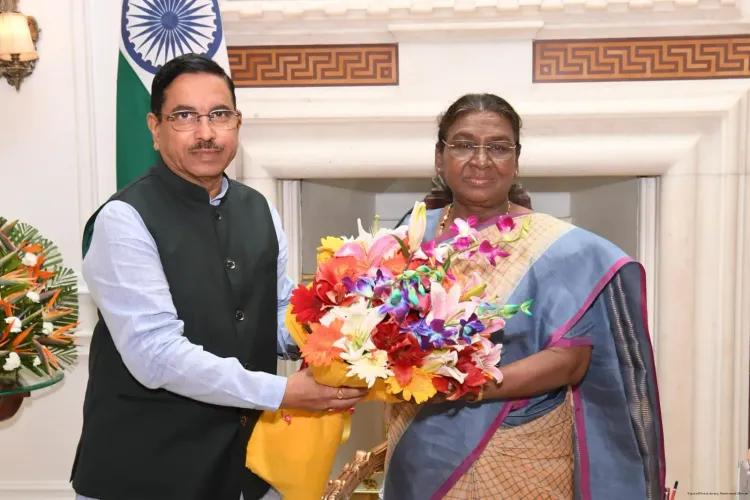 Pralhad Joshi Wishes President Murmu on Her Birthday