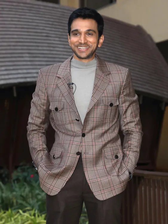 Is Pratik Gandhi’s Character in ‘Saare Jahan Se Accha’ Loud or Dramatic?