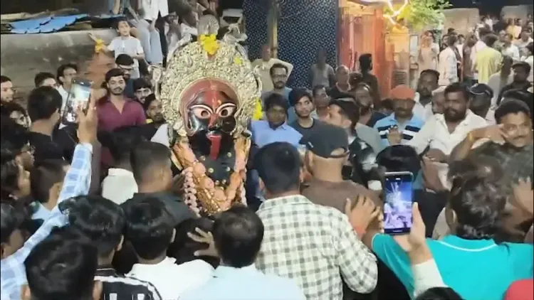 प्रयागराज के दारागंज में 'काली स्वांग' जुलूस: 1920 से चली आ रही परंपरा, हजारों श्रद्धालु हुए शामिल