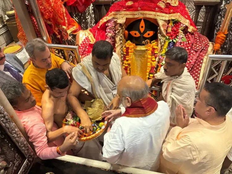 Did Amit Shah Pray to Ma Durga for a New Government in Bengal?