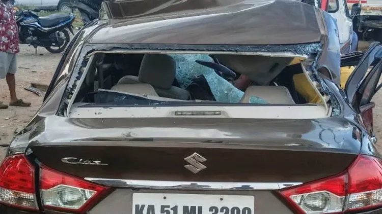 Karur highway crash kills 3, including pregnant woman and husband
