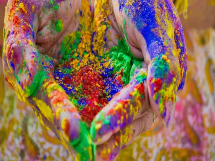 President Droupadi Murmu and PM Modi Send Holi Greetings to Citizens