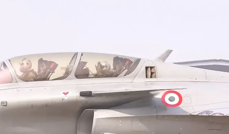 Did President Murmu Take a Thrilling Flight in a Rafale Fighter Jet?