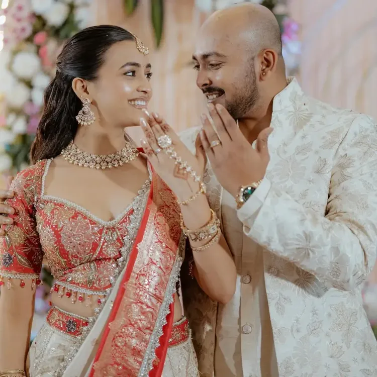 पृथ्वी शॉ और आकृति अग्रवाल ने सगाई की: जानें सभी खास बातें