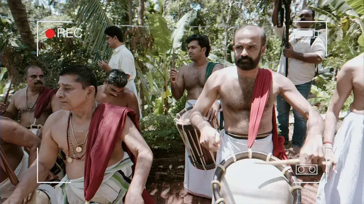 Priyanka Gandhi meets Porur Unnikrishnan, champion of temple percussion